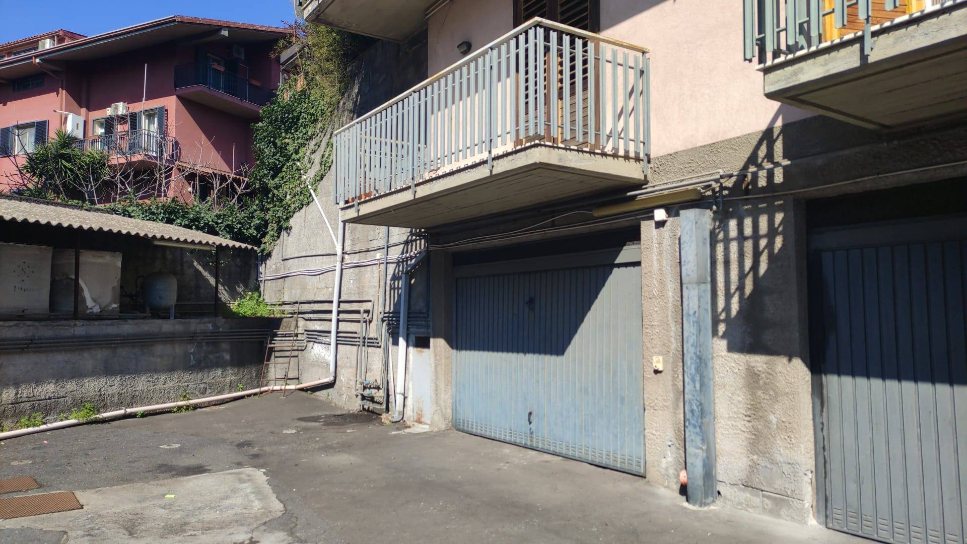 Box o garage in vendita a Sant'Agata li Battiati, CENTRO