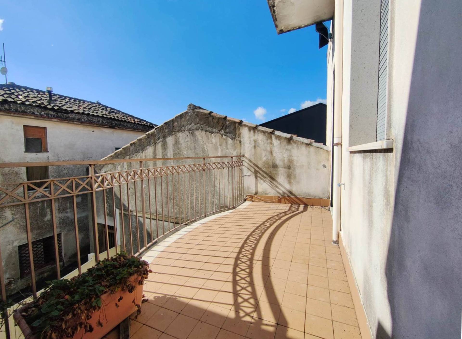 Stabile/Palazzo in vendita a Milo