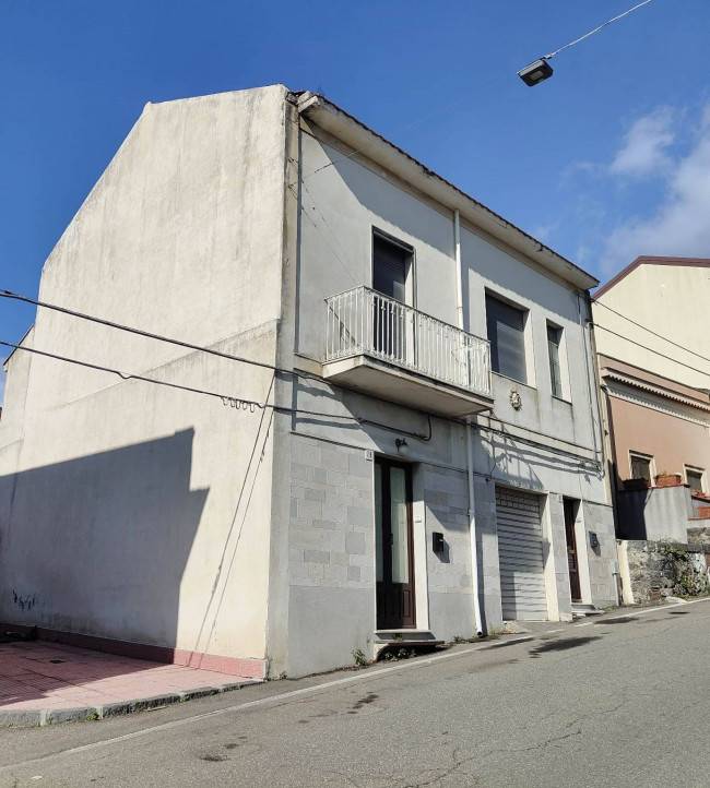 Quadrilocale in vendita a Milo