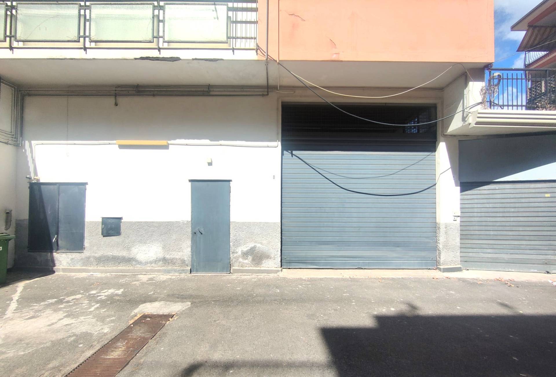 Locale commerciale in vendita a Sant'Agata li Battiati, CENTRO