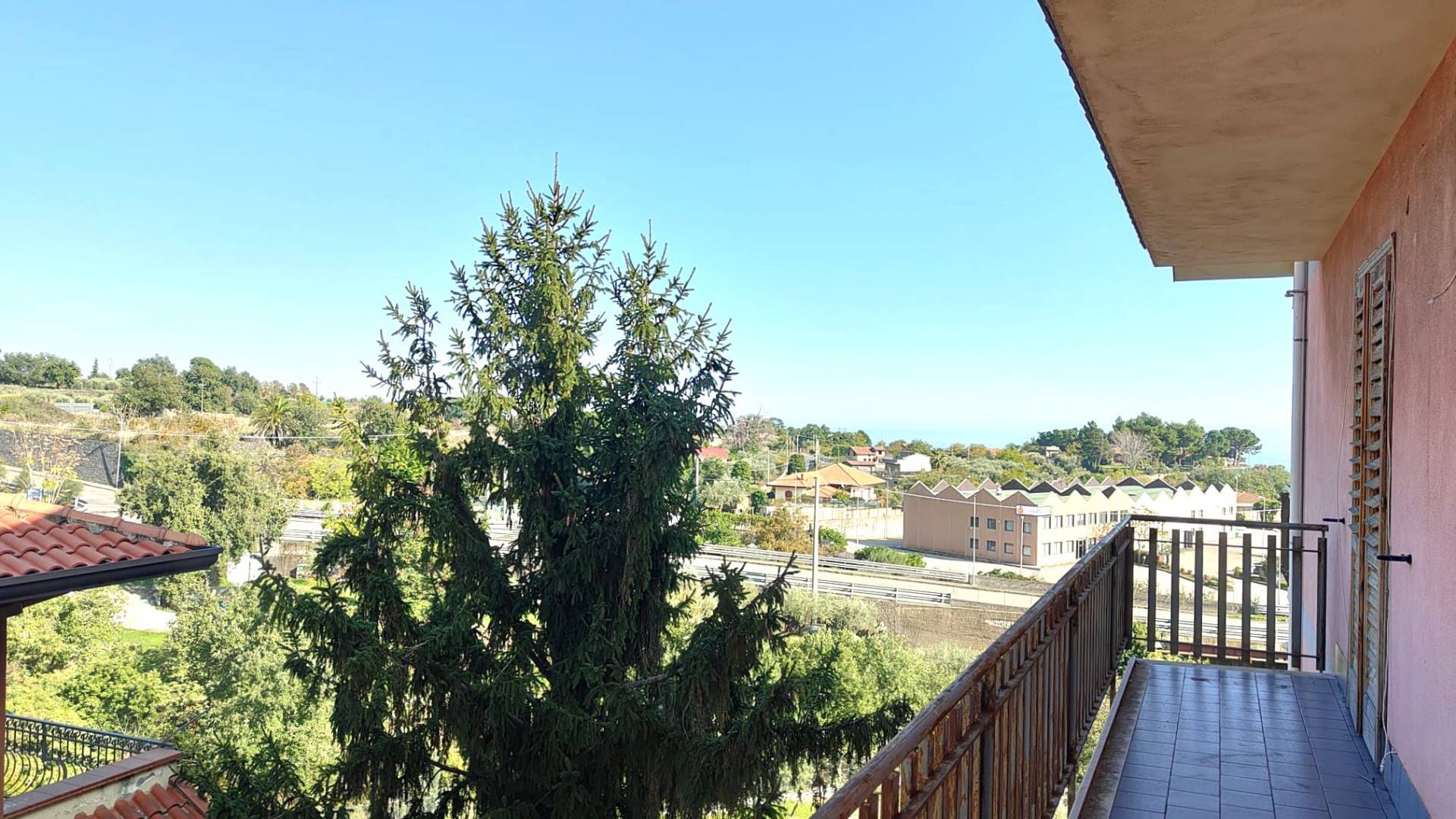 Quadrilocale in vendita a Zafferana Etnea