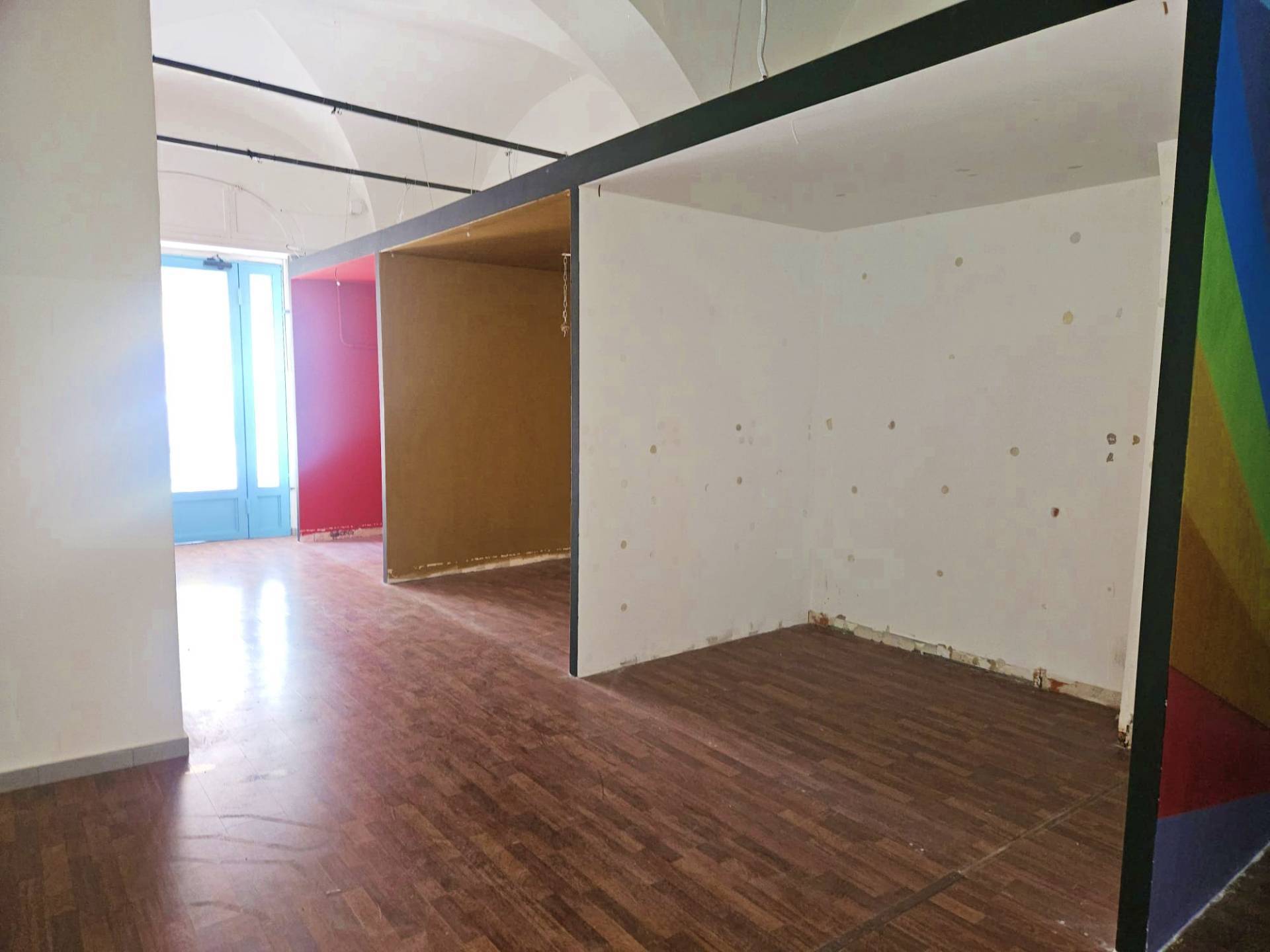 Locale commerciale in affitto a Catania