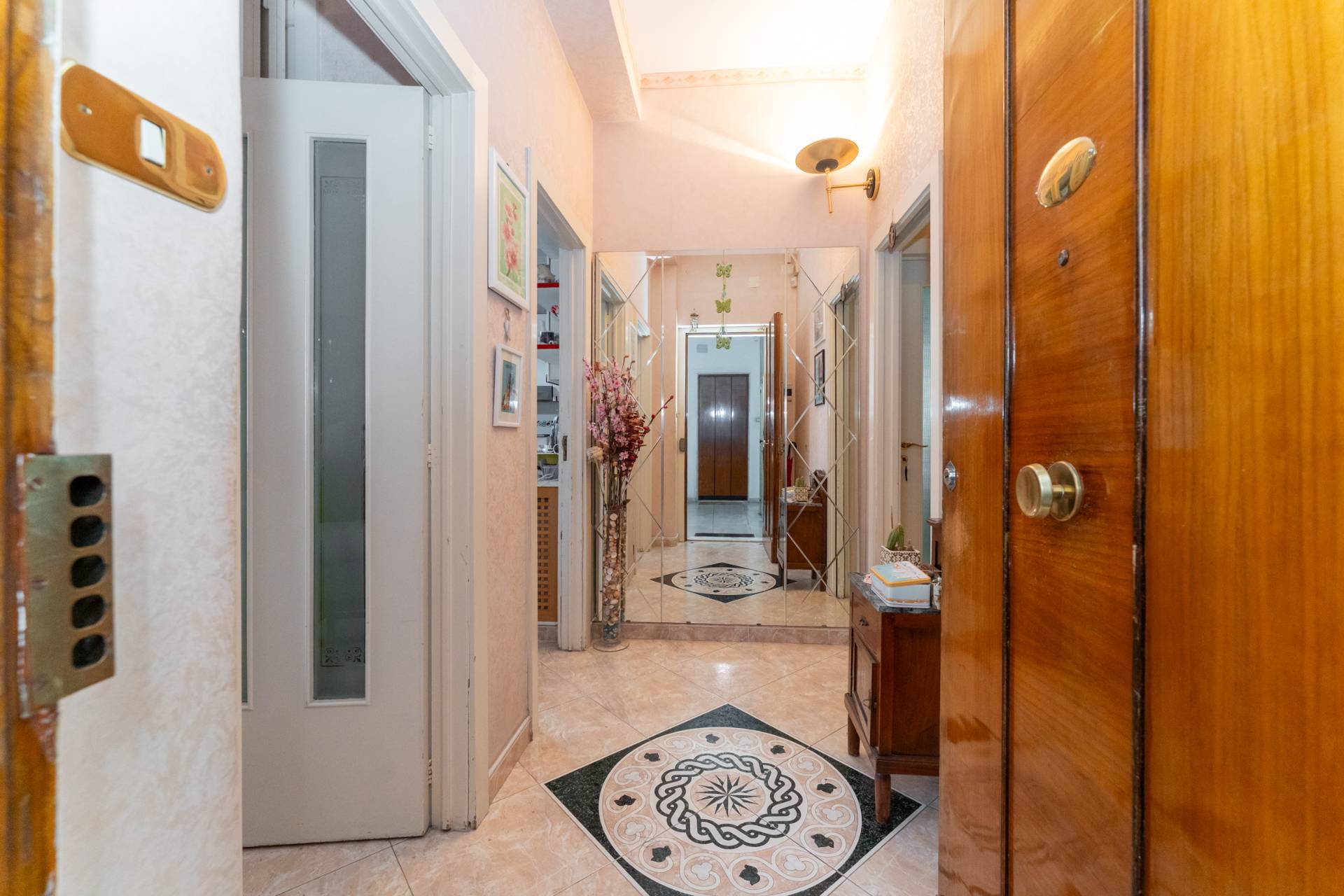 Appartamento in vendita a Catania, Zona Ambasciatori - Via E. D'Angi