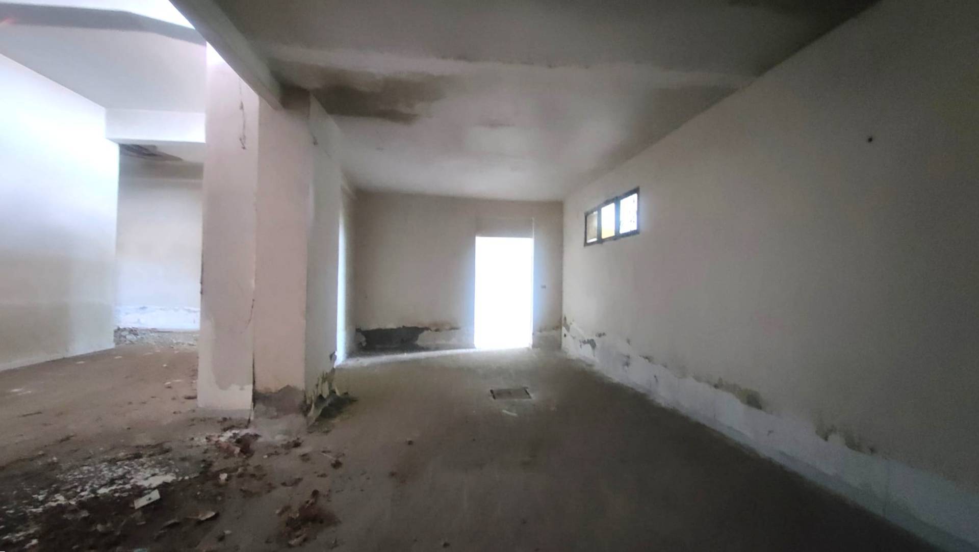 Locale commerciale in vendita a Acireale