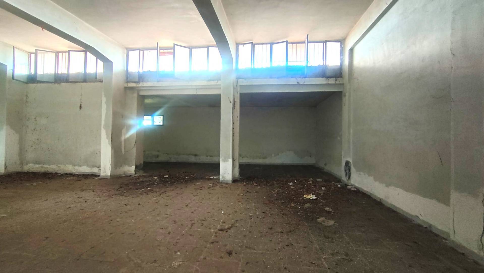 Locale commerciale in vendita a Acireale