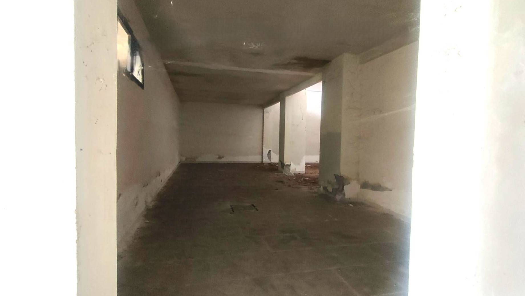 Locale commerciale in vendita a Acireale