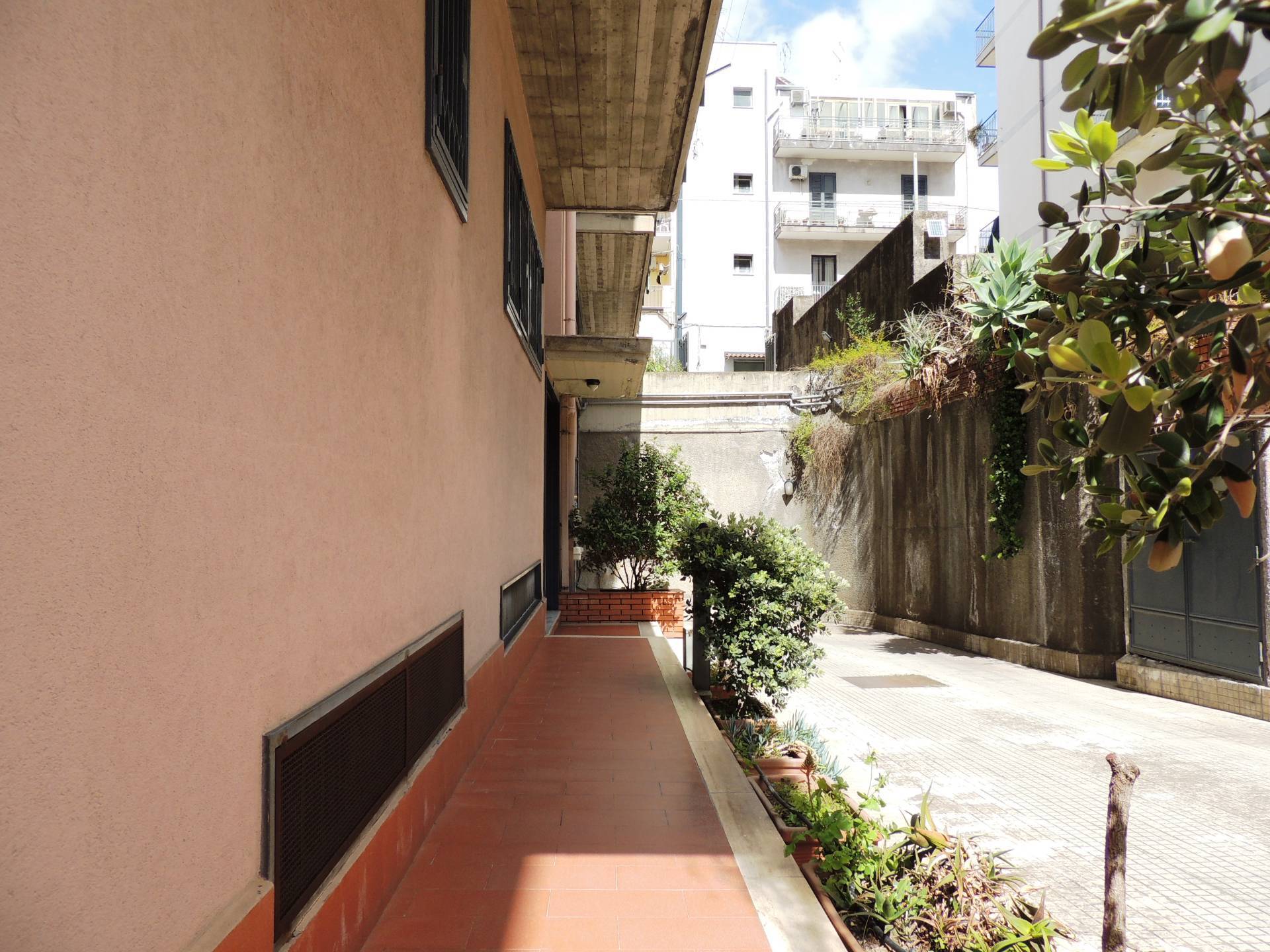 Trilocale in vendita a Catania, Zona centro