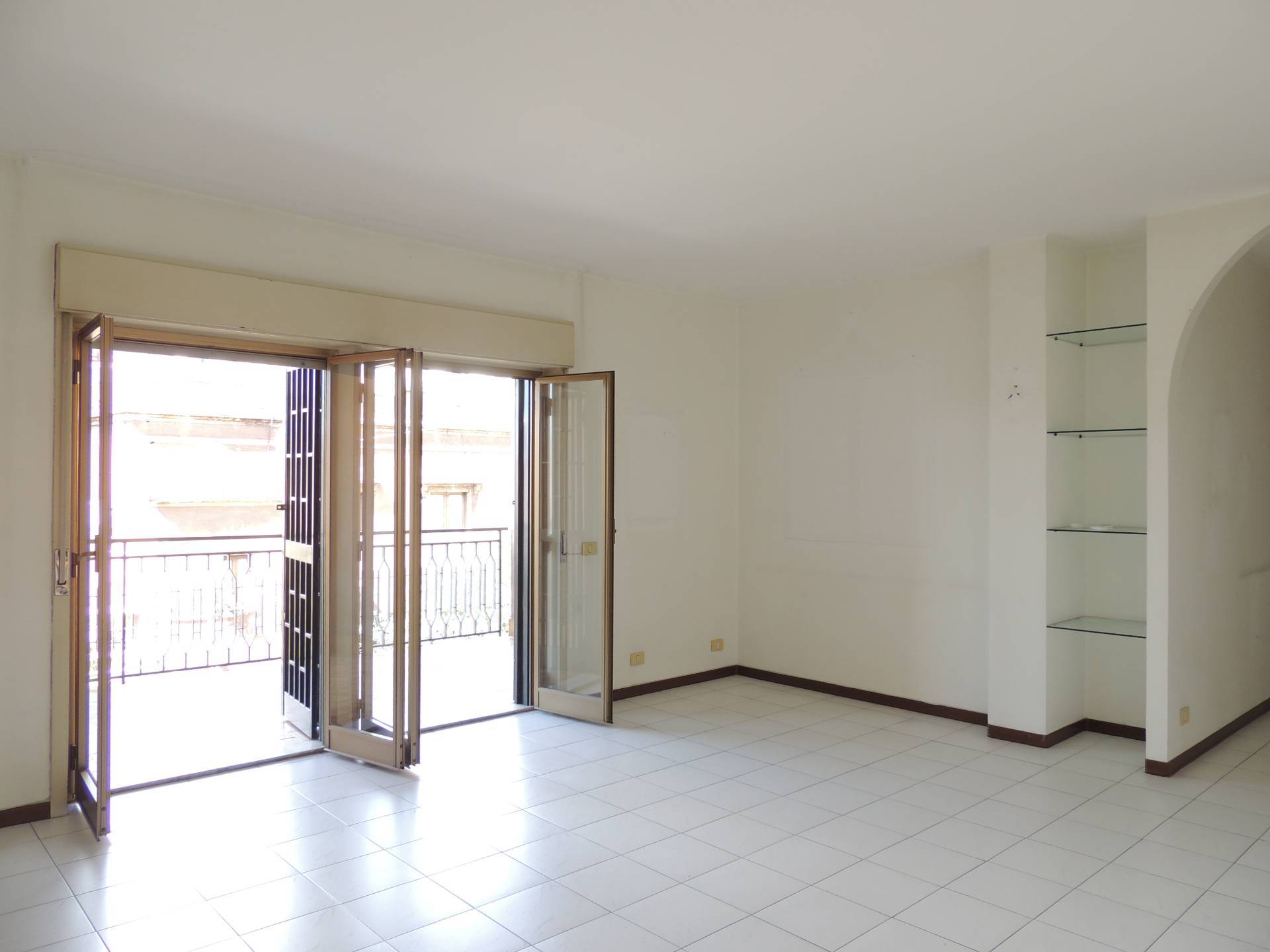 Trilocale in vendita a Catania, Zona centro