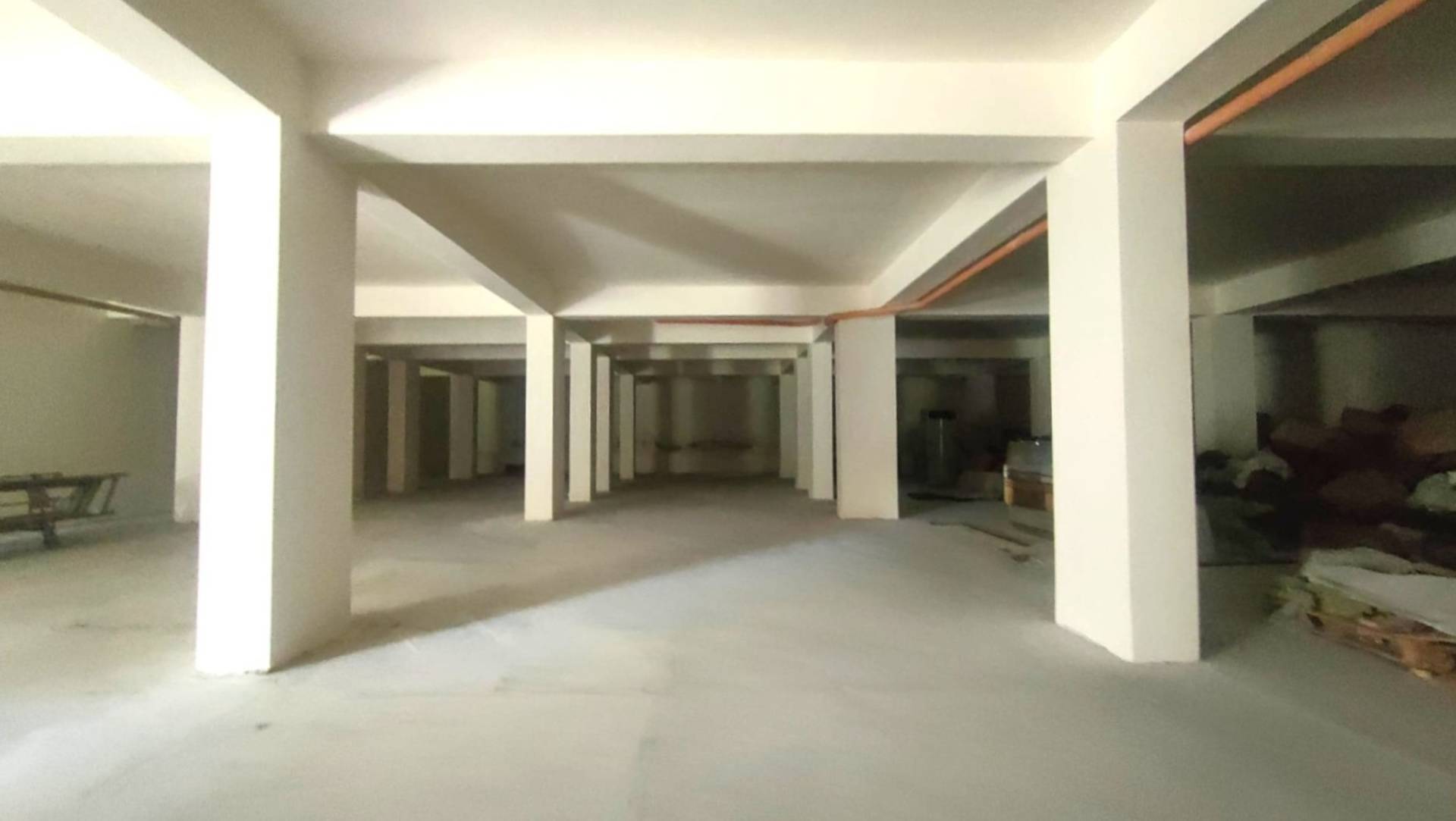 Locale commerciale in affitto a Acireale, Santa Maria La Stella