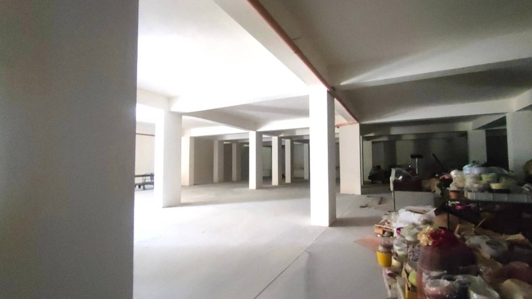 Locale commerciale in affitto a Acireale, Santa Maria La Stella