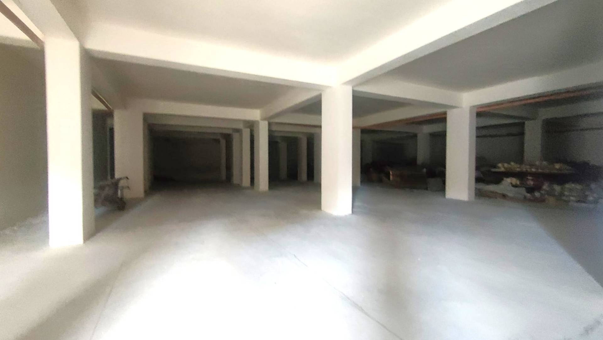 Locale commerciale in affitto a Acireale, Santa Maria La Stella