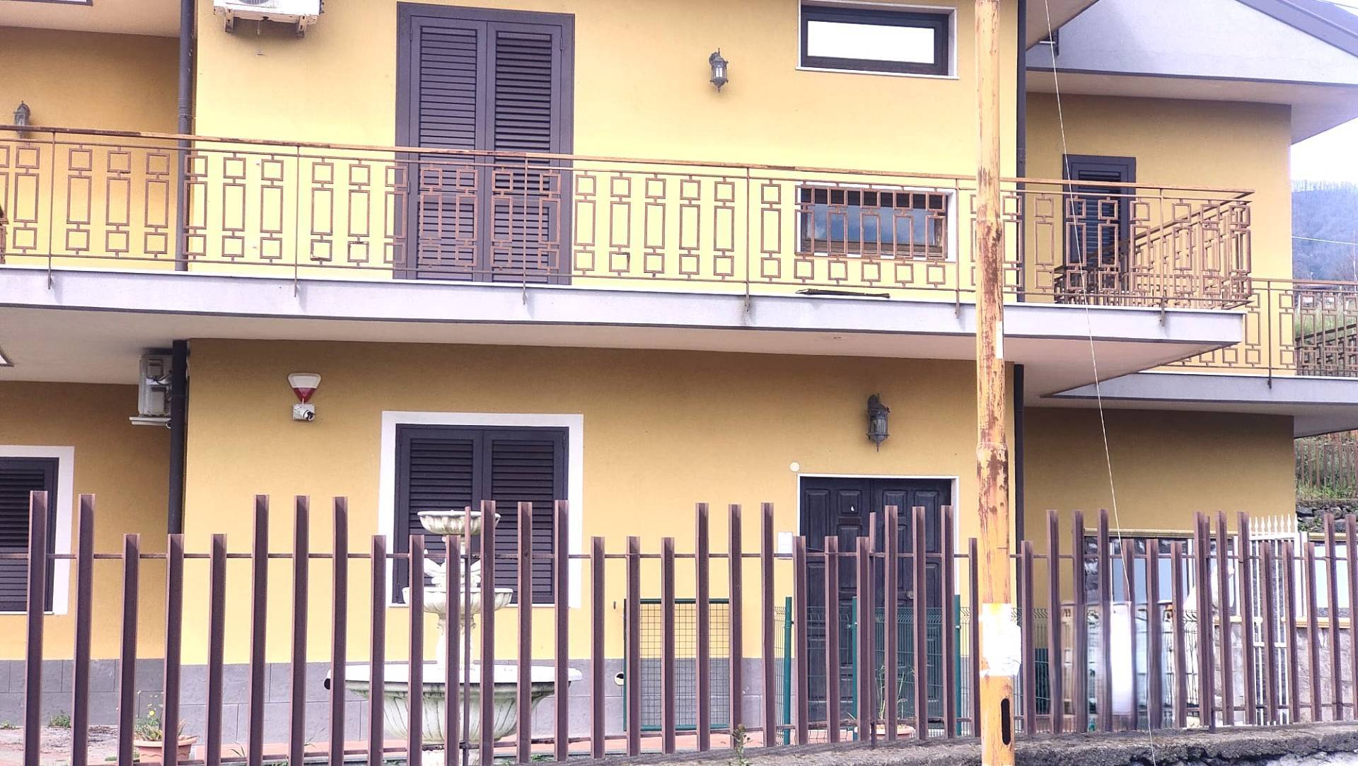 Quadrilocale in vendita a Zafferana Etnea