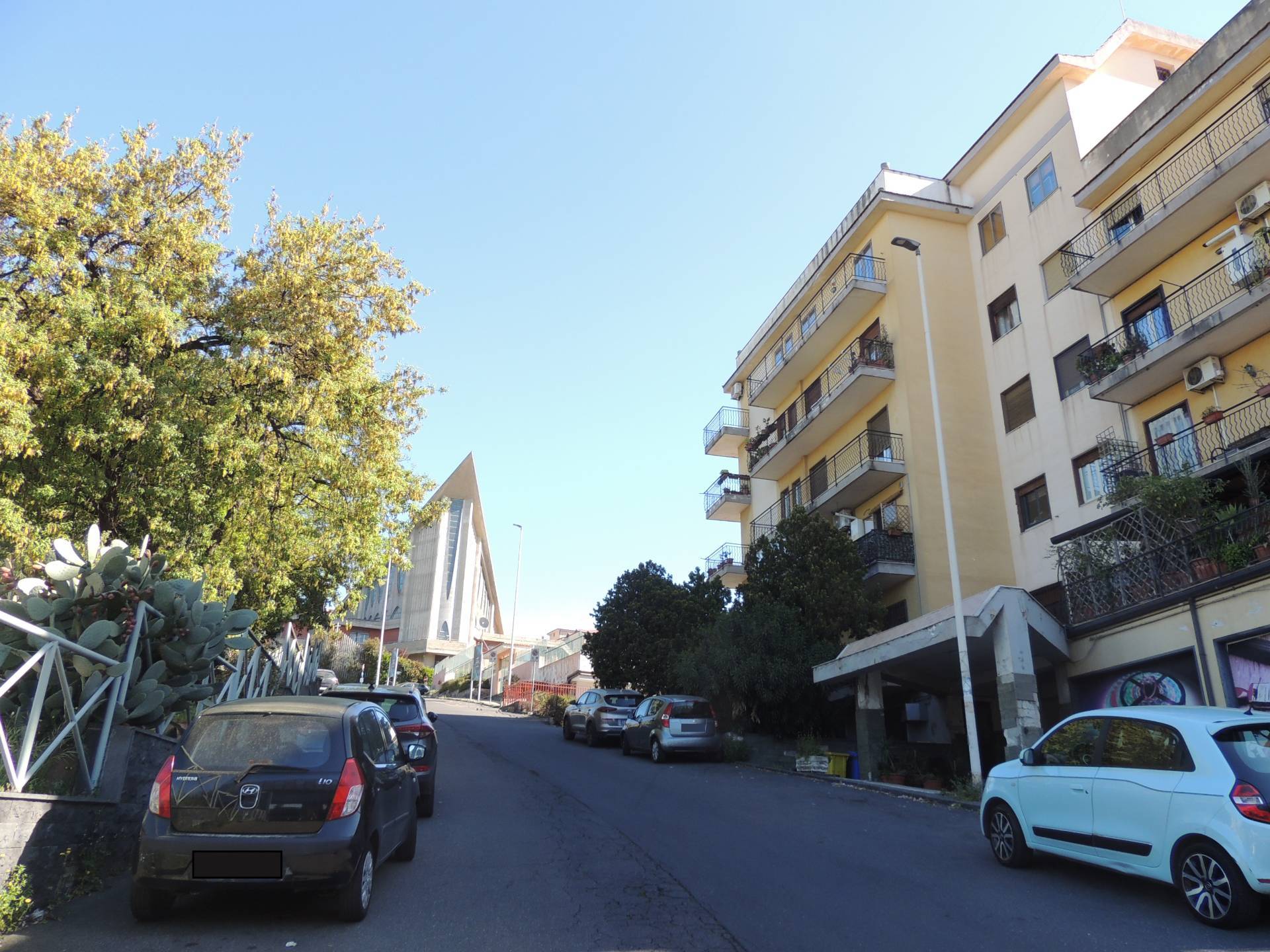 Box o garage in vendita a Gravina di Catania, San Paolo