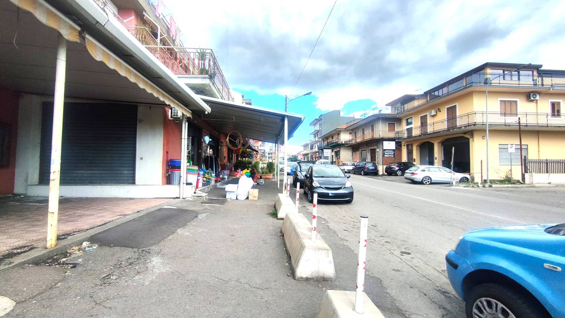 Locale commerciale in affitto a Zafferana Etnea