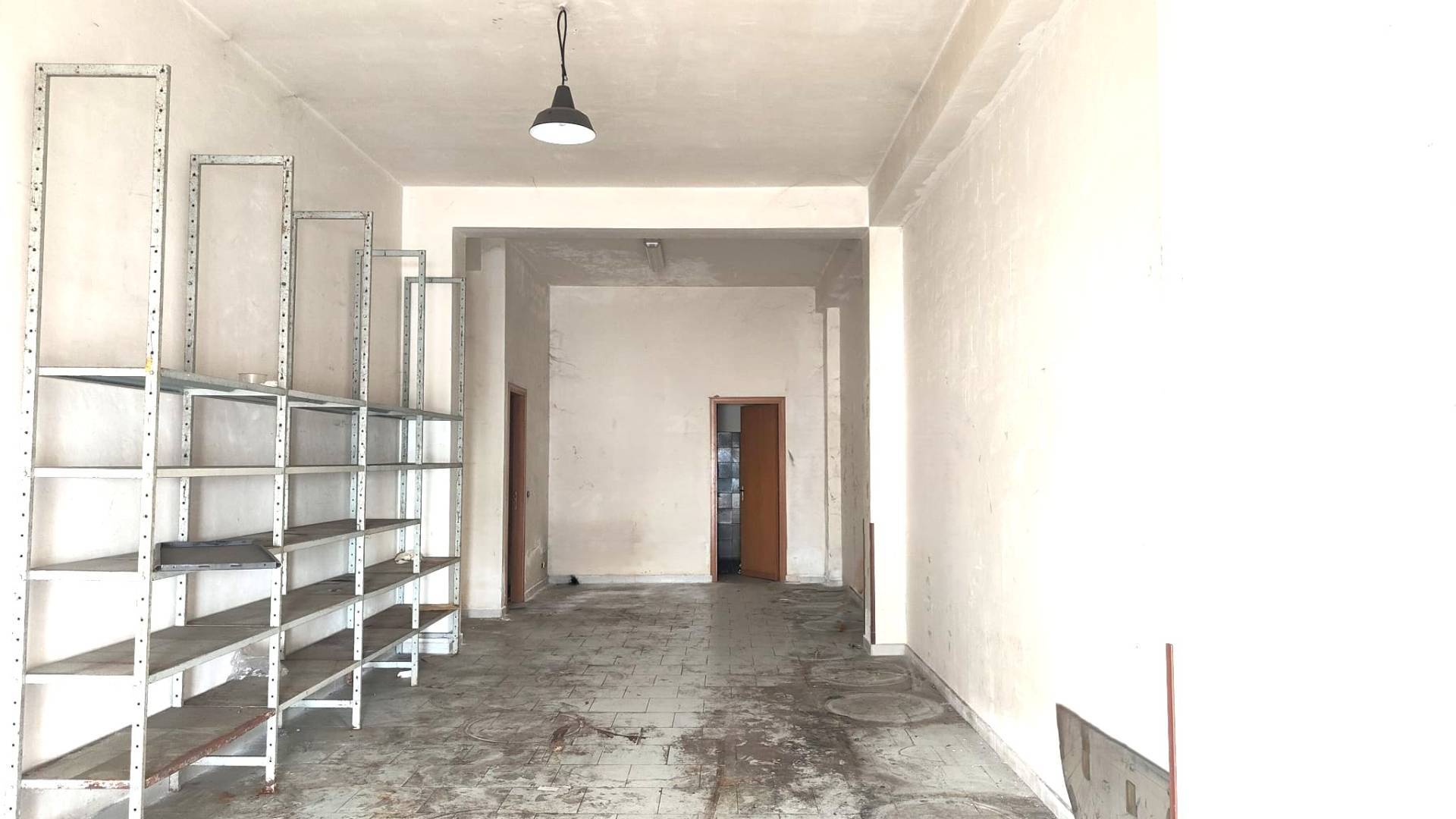 Locale commerciale in affitto a Zafferana Etnea