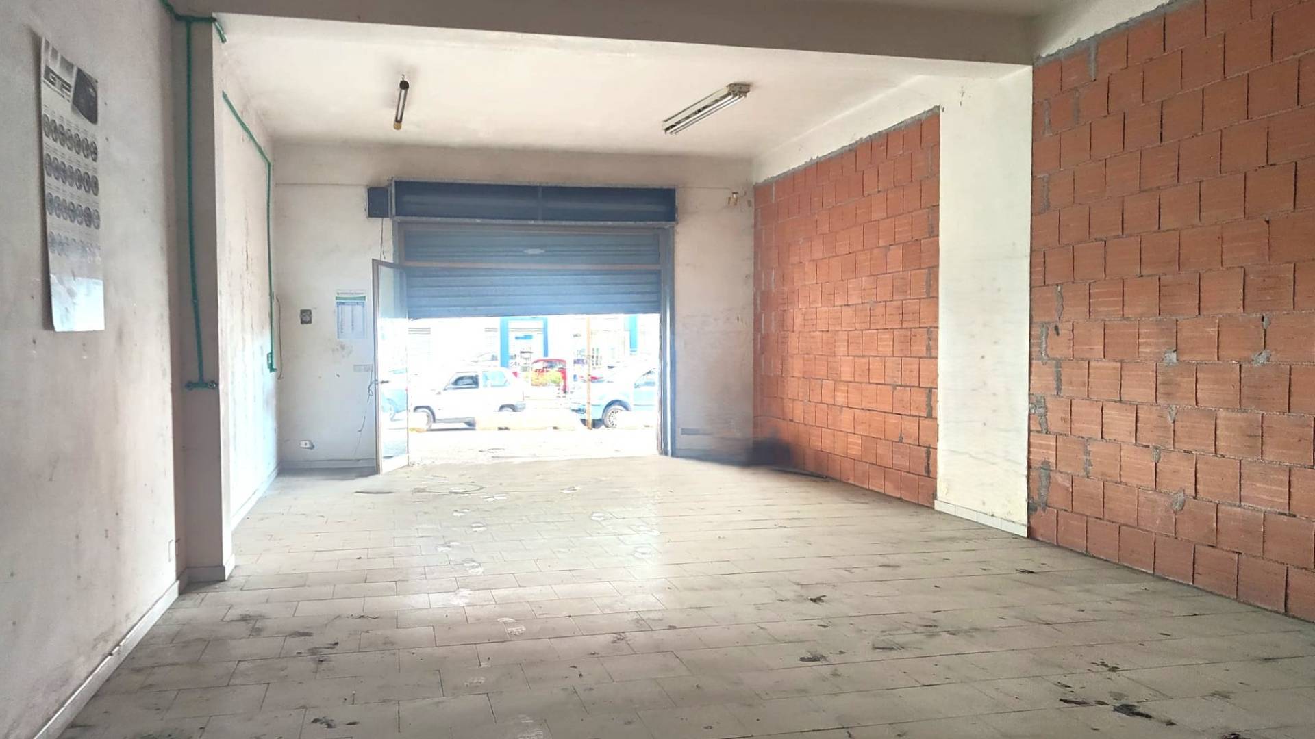 Locale commerciale in affitto a Zafferana Etnea