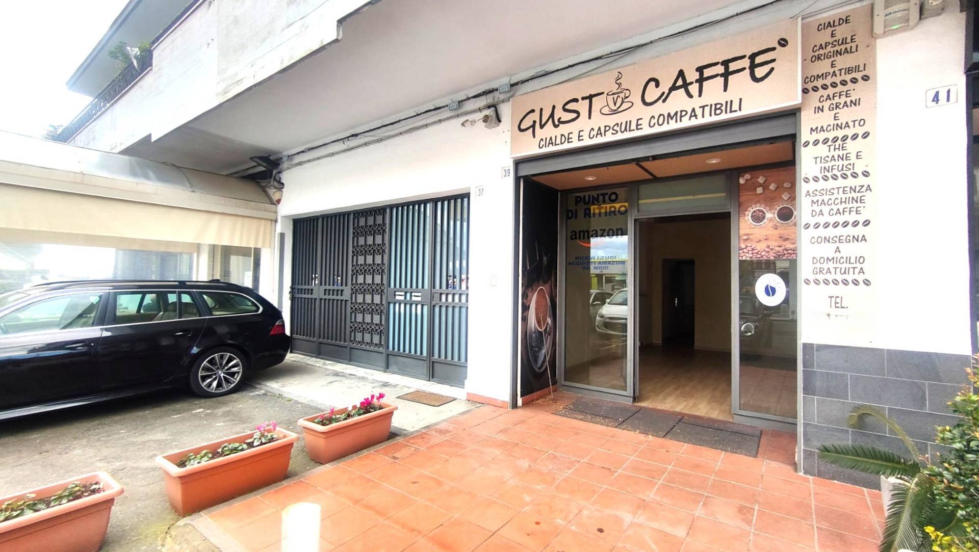 Locale commerciale in affitto a Sant'Agata li Battiati, CENTRO