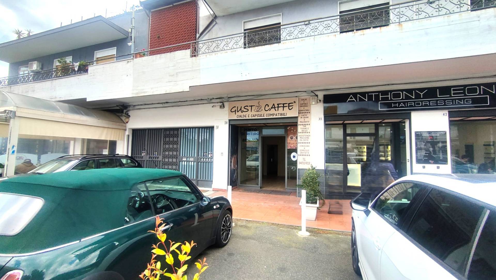 Locale commerciale in affitto a Sant'Agata li Battiati, CENTRO