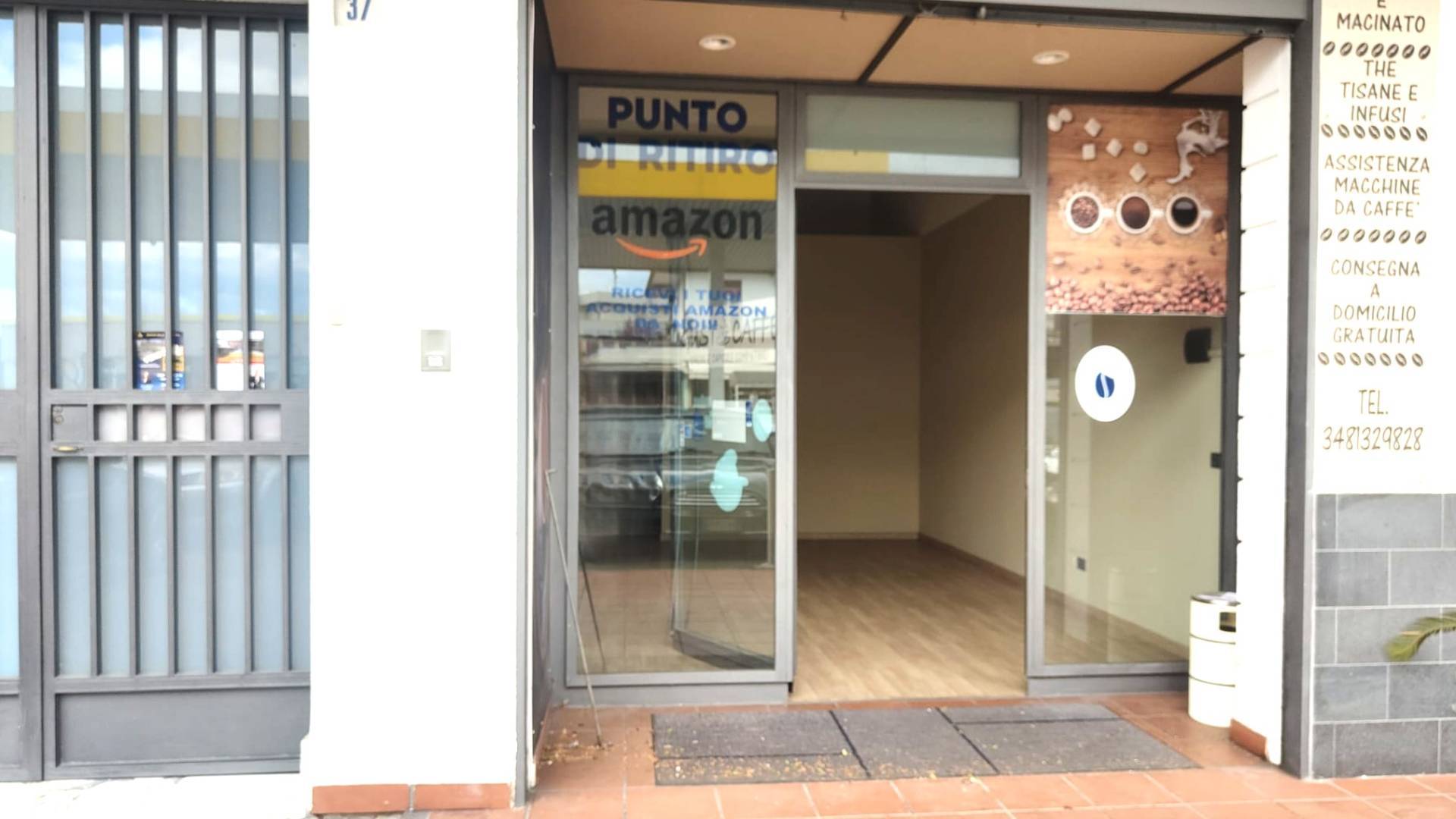 Locale commerciale in affitto a Sant'Agata li Battiati, CENTRO