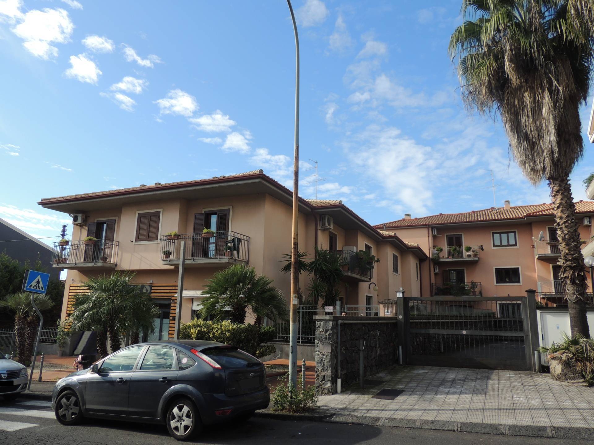 Box o garage in vendita a Tremestieri Etneo, Zona centro