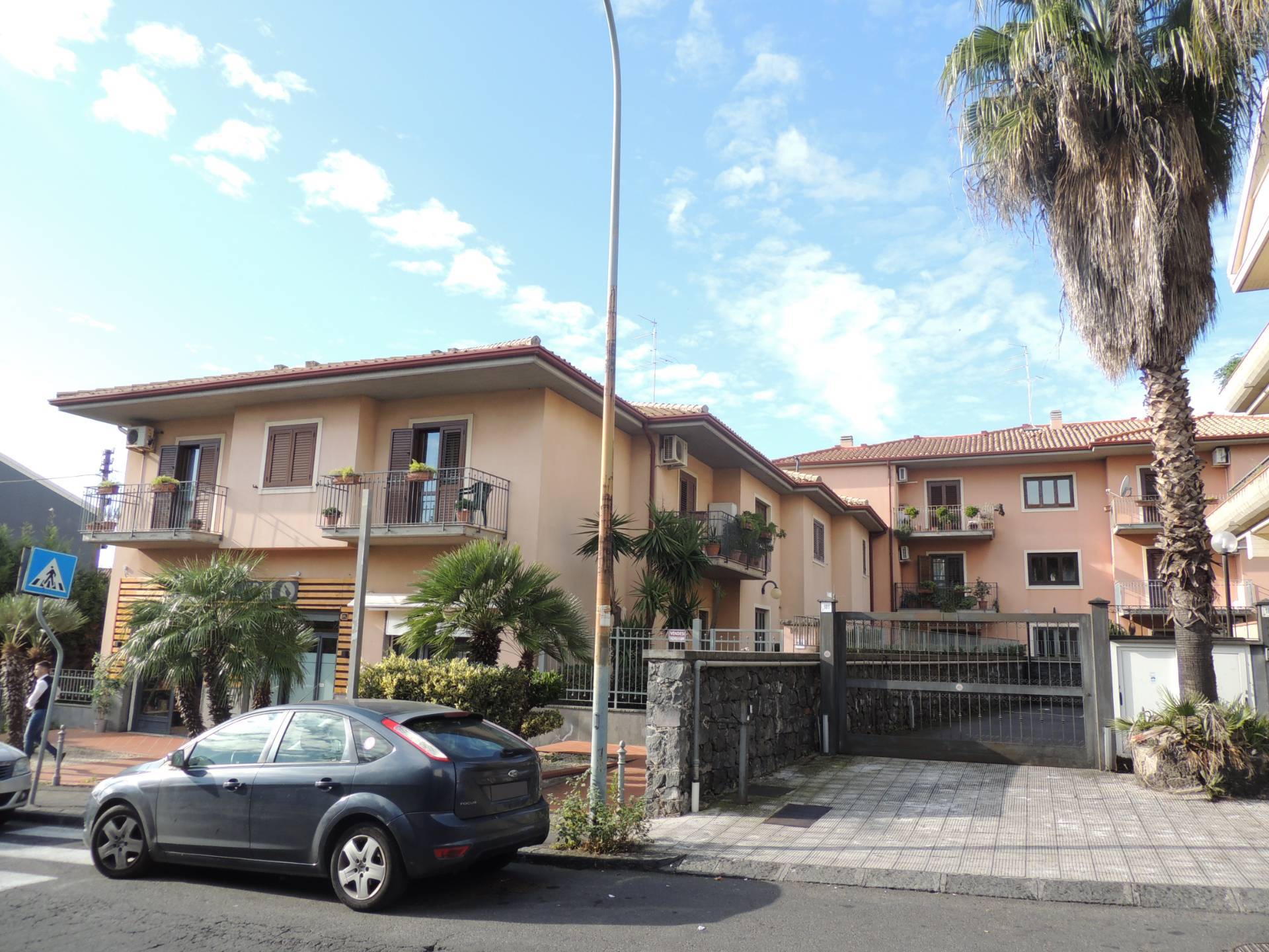 Box o garage in vendita a Tremestieri Etneo, Zona centro