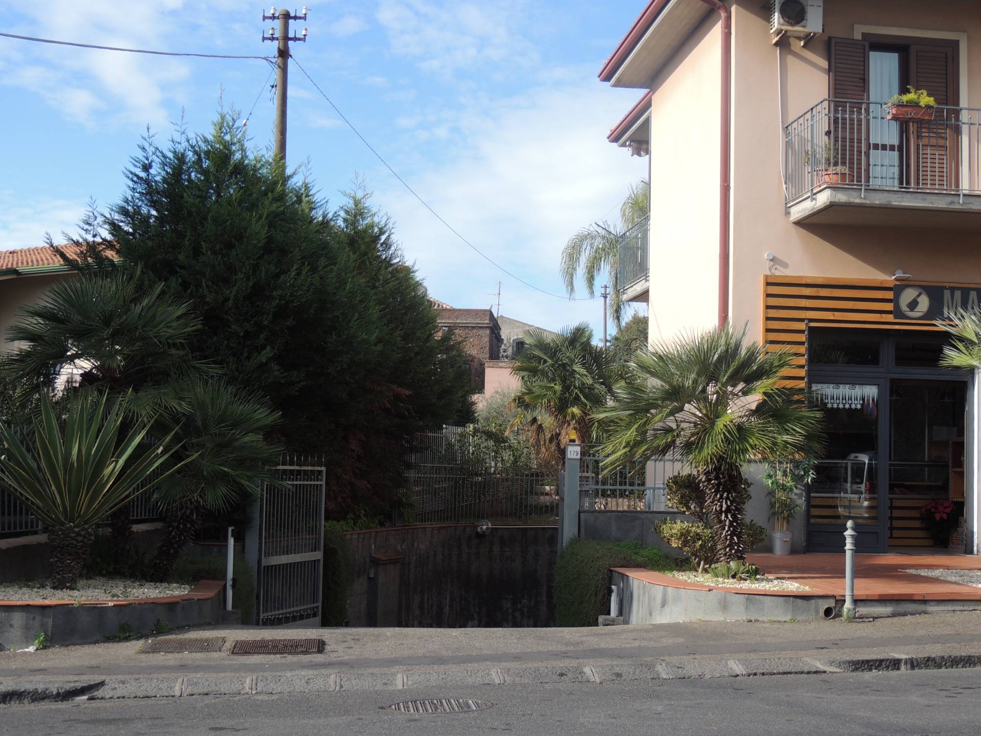 Box o garage in vendita a Tremestieri Etneo, Zona centro