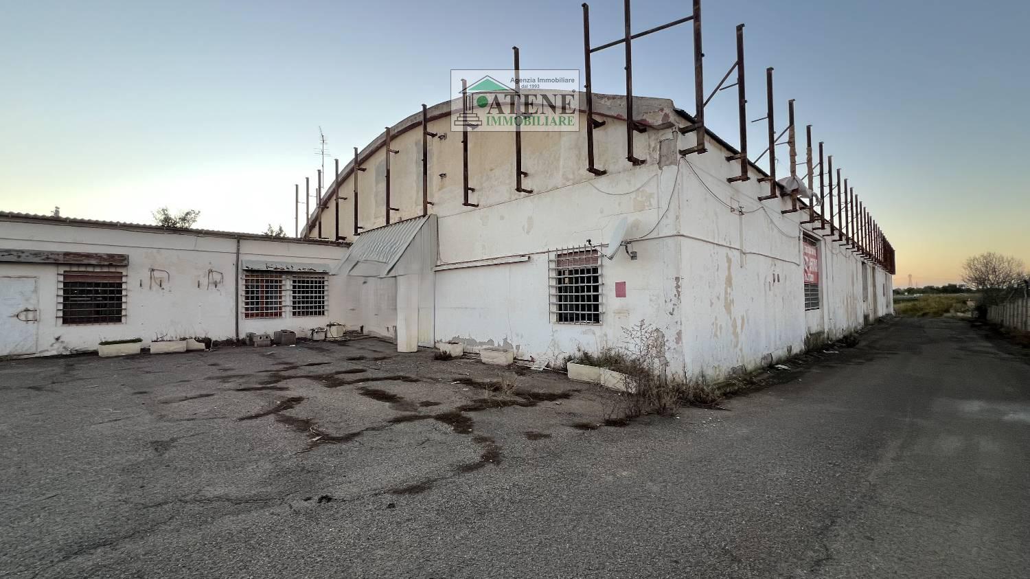 Capannone in affitto a Sestu