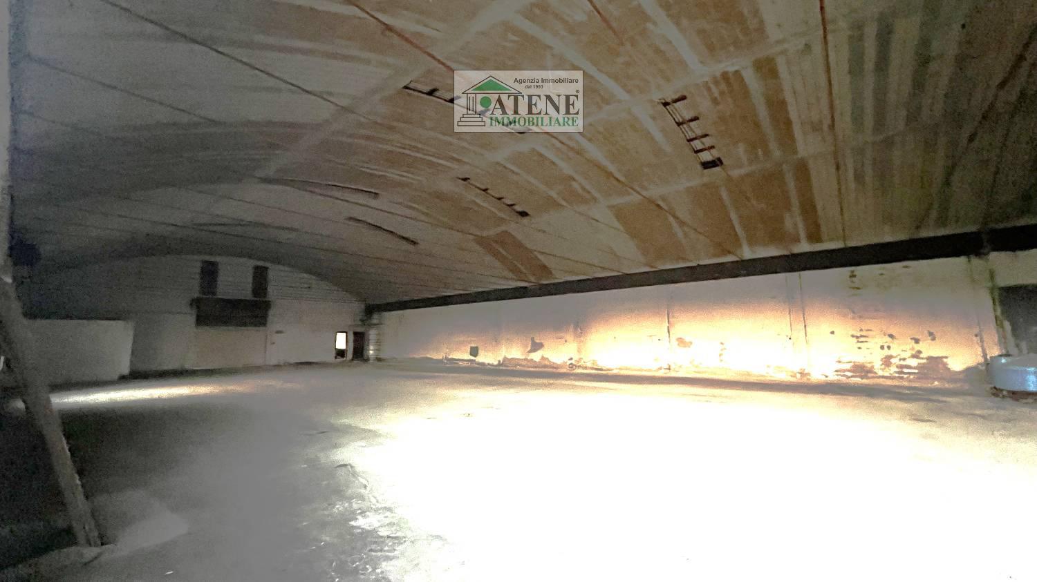 Capannone in affitto a Sestu