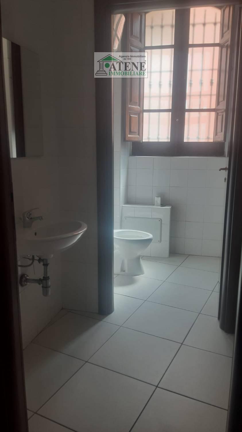 Locale commerciale in affitto a Quartu Sant'Elena