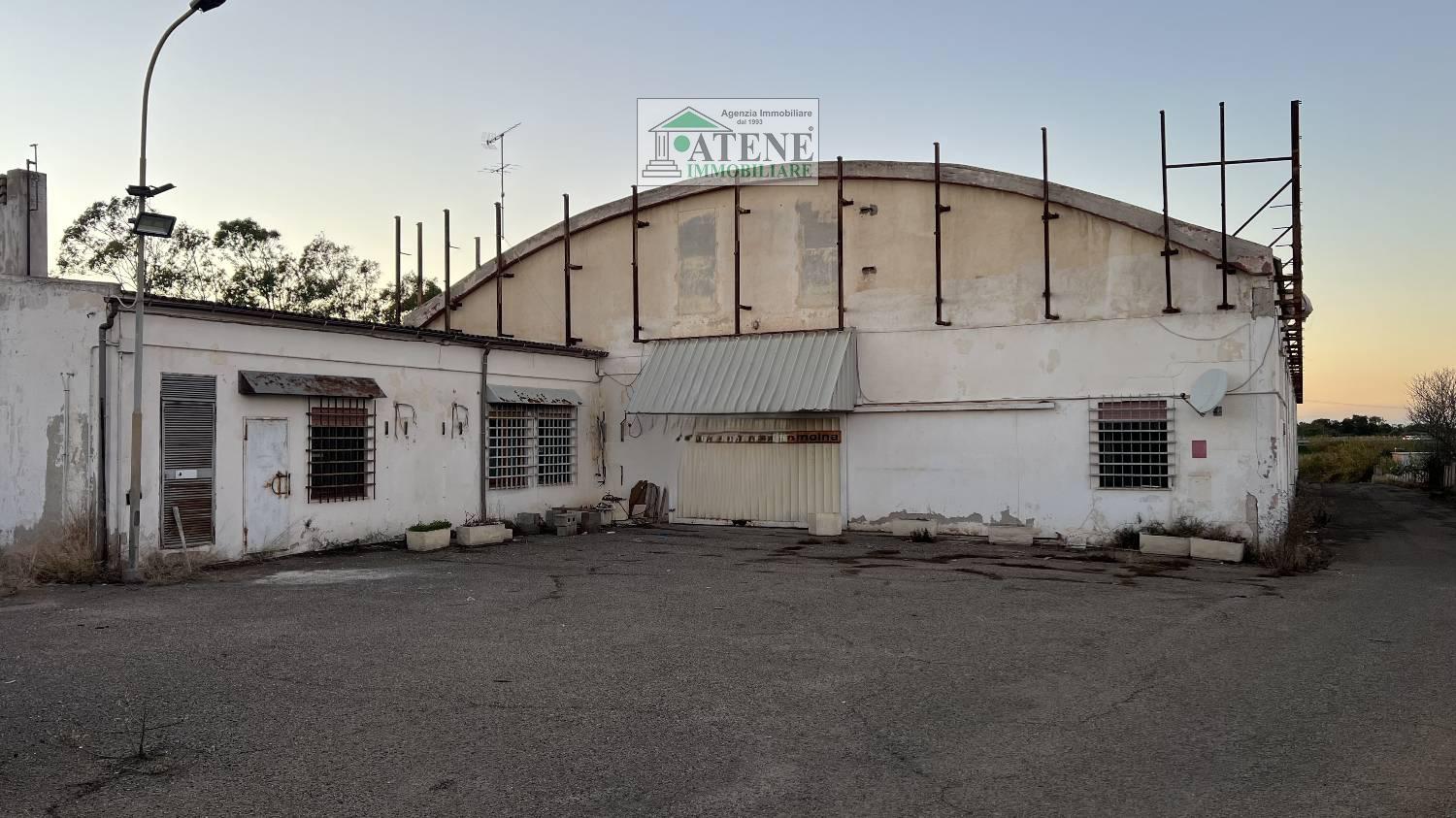 Capannone in affitto a Sestu