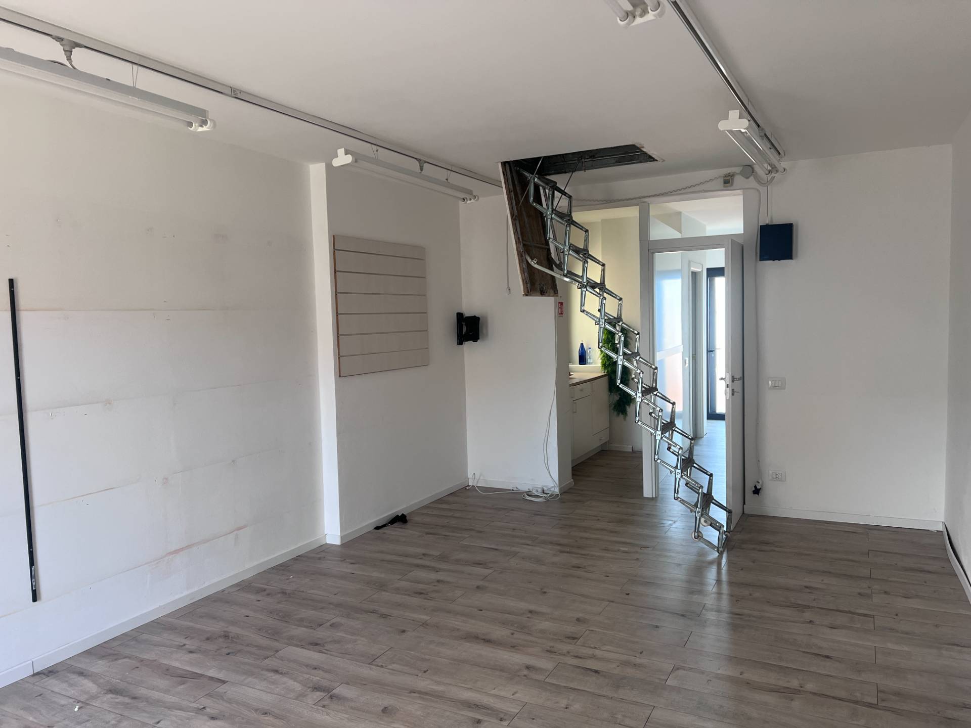 Locale commerciale in affitto a Viareggio, Lungo Mare