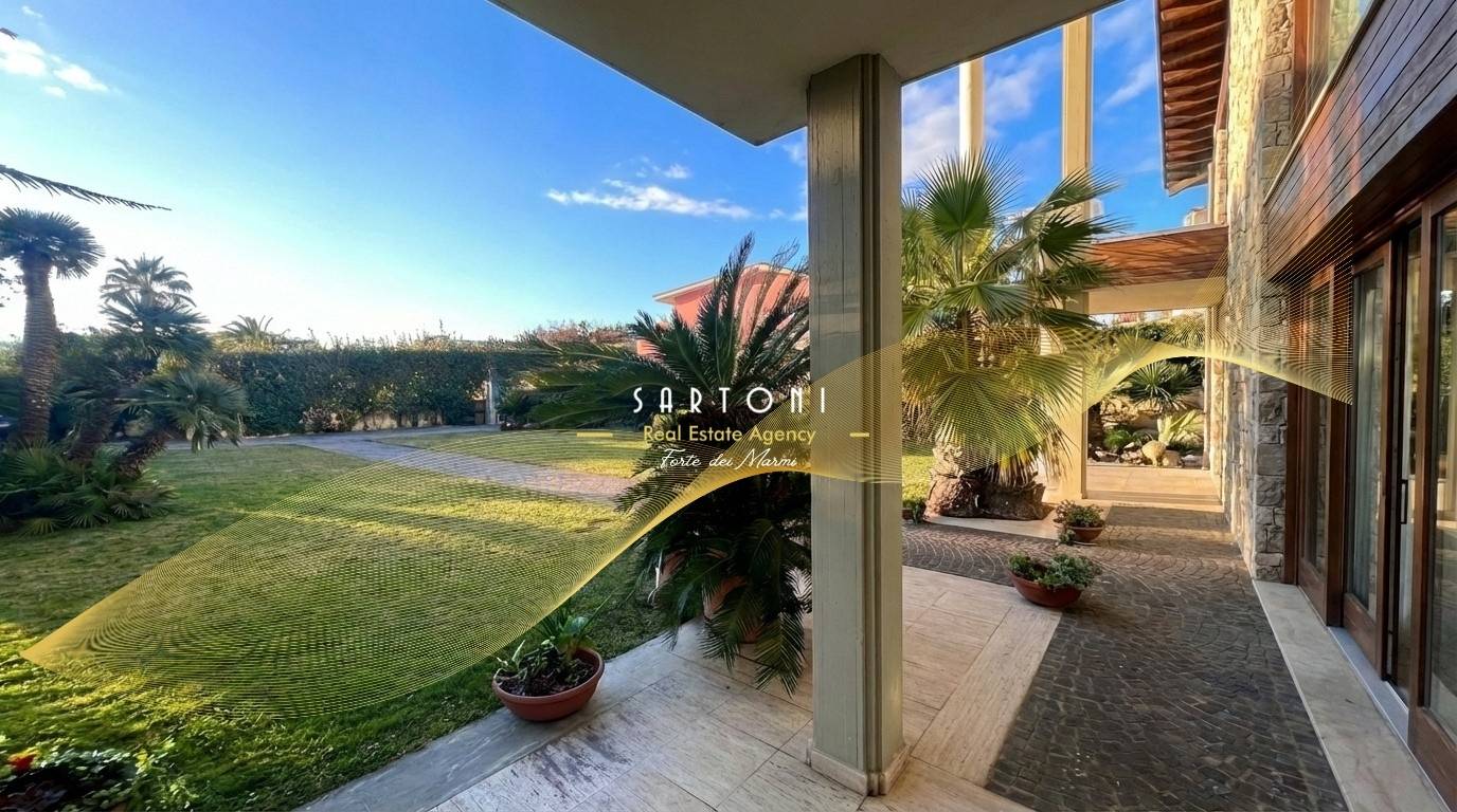 Appartamento in vendita a Viareggio, Lungo Mare