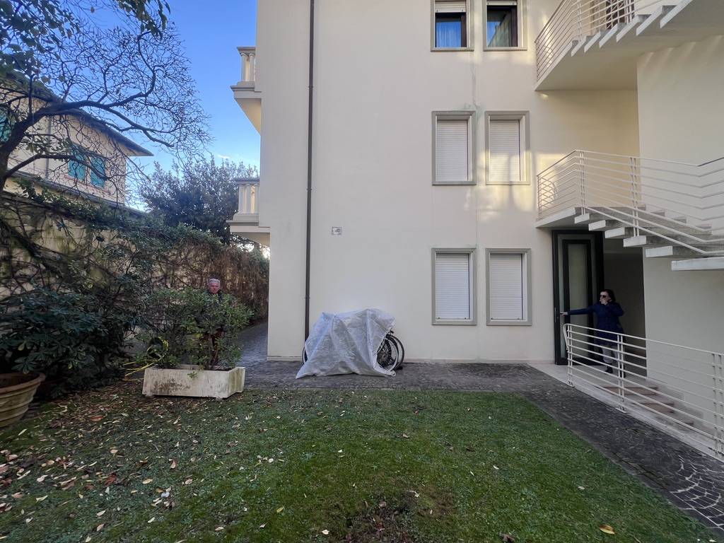 Appartamento in vendita a Viareggio, Lungo Mare