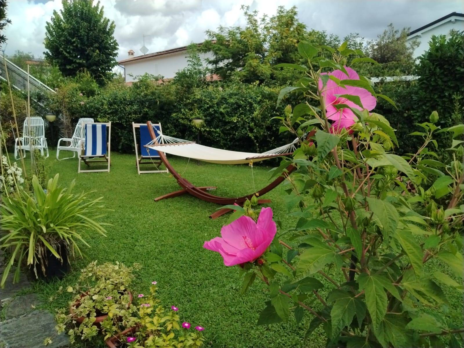 Villa Bifamiliare in affitto a Forte dei Marmi, Centro