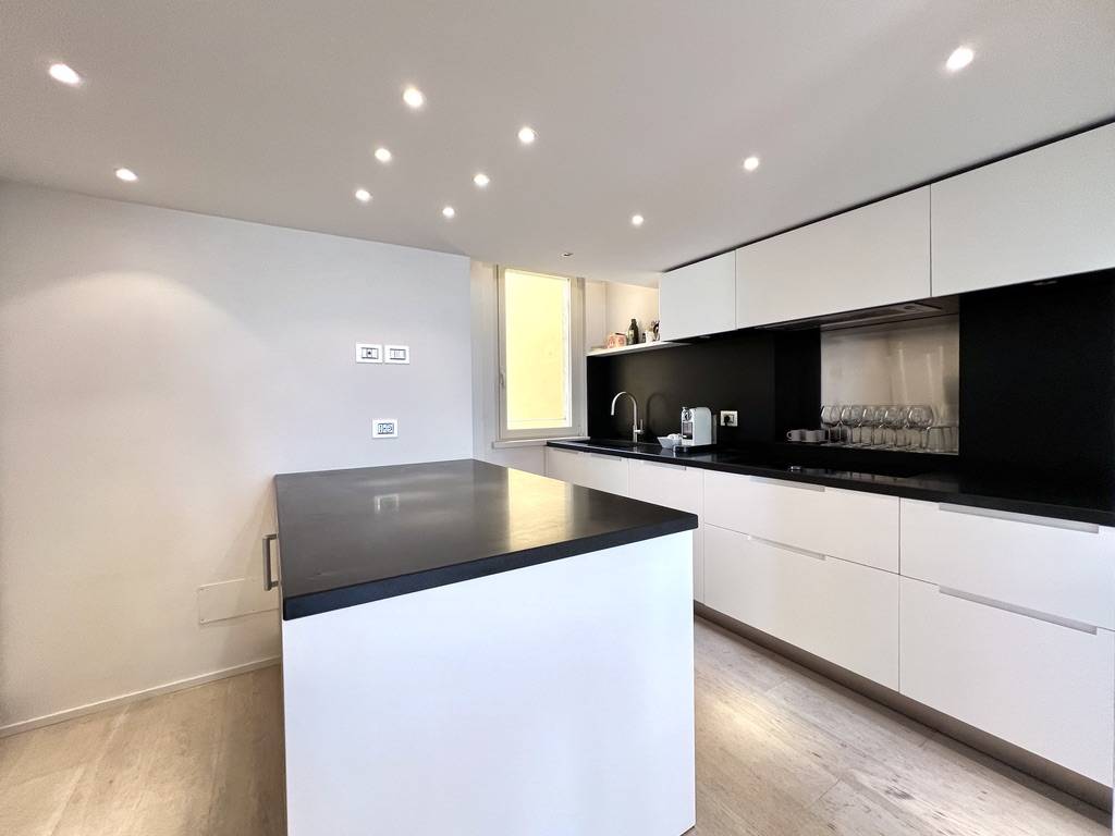 Appartamento in vendita a Viareggio, Lungo Mare