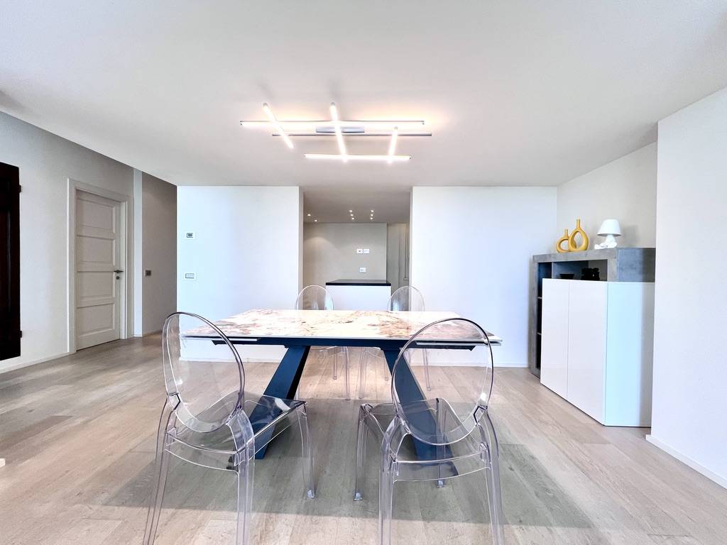 Appartamento in vendita a Viareggio, Lungo Mare