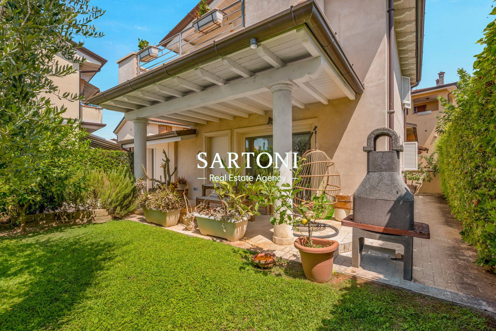 Villa in vendita a Camaiore, Lido di Camaiore