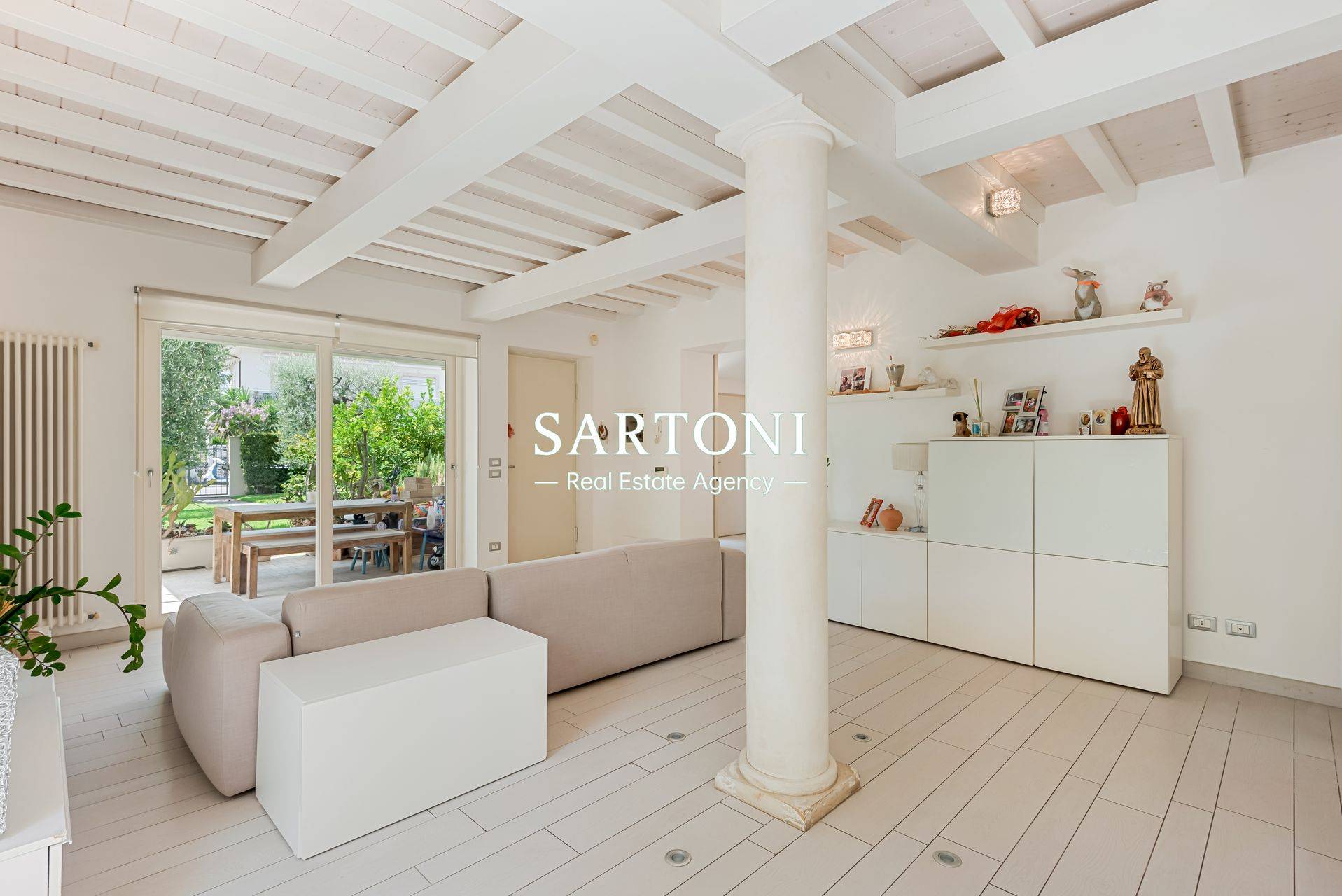 Villa in vendita a Camaiore, Lido di Camaiore