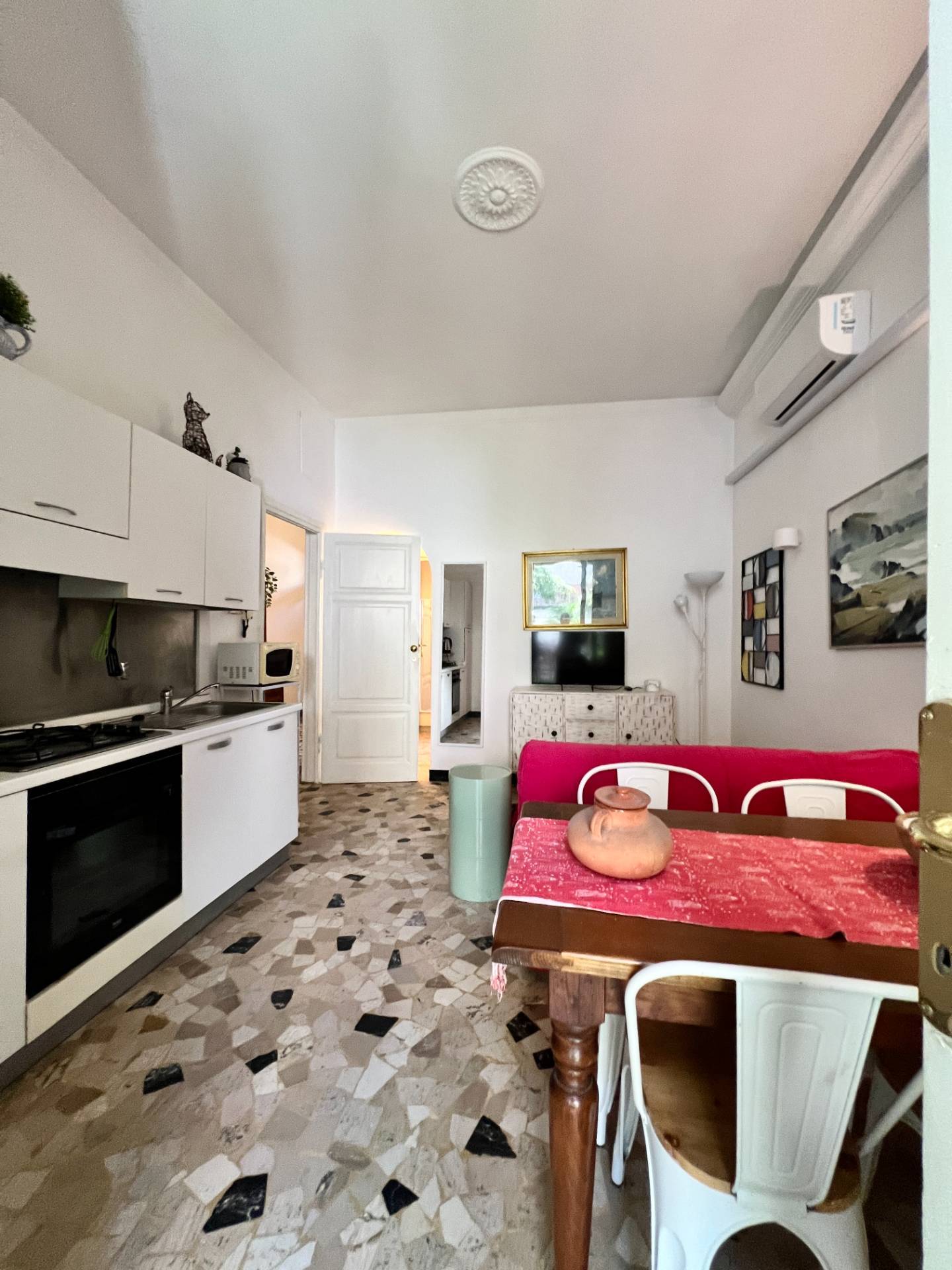 Casa indipendente in vendita a Viareggio, Centro pineta