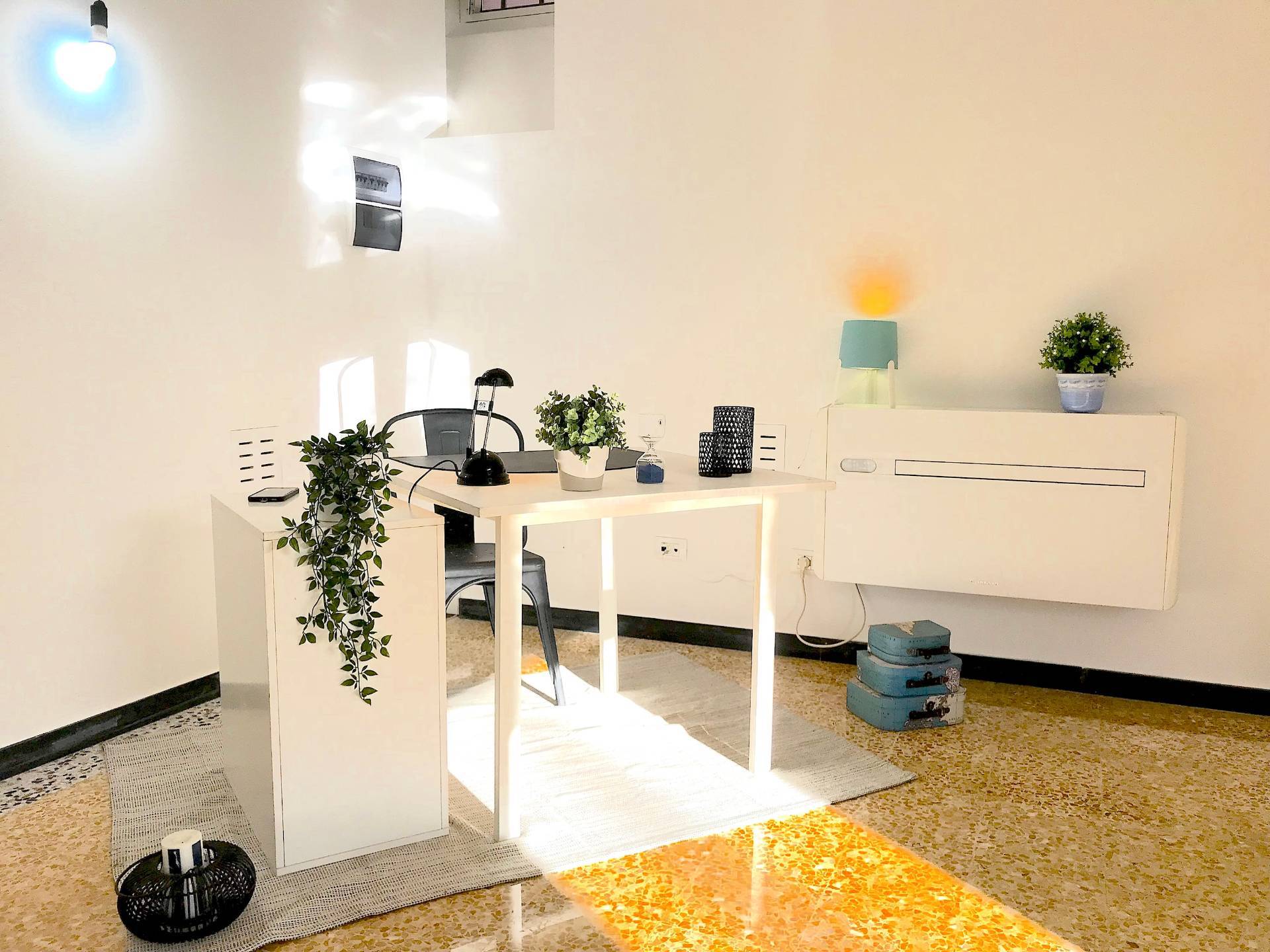 Locale commerciale in affitto a Moneglia, Centro