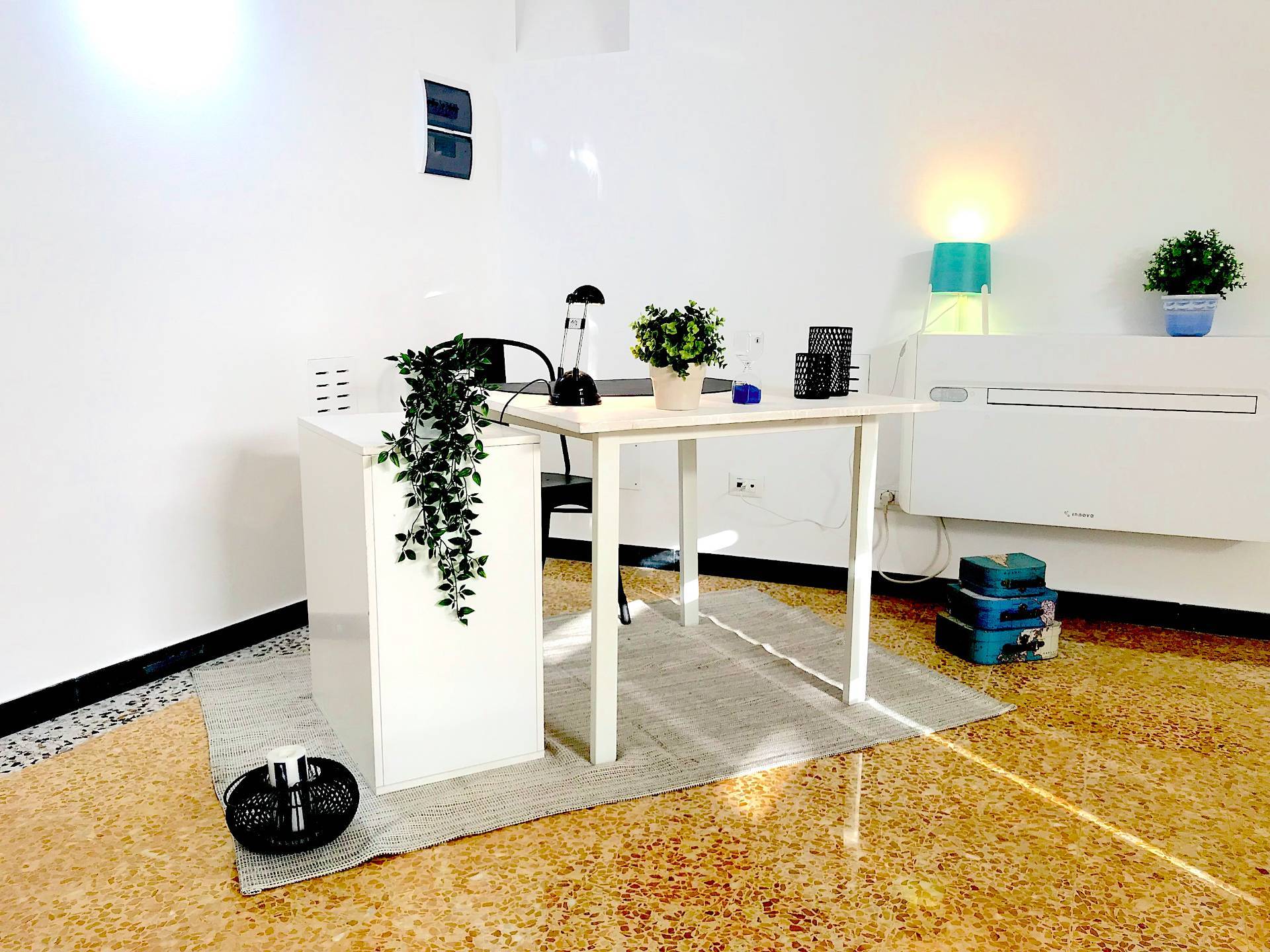 Locale commerciale in affitto a Moneglia, Centro