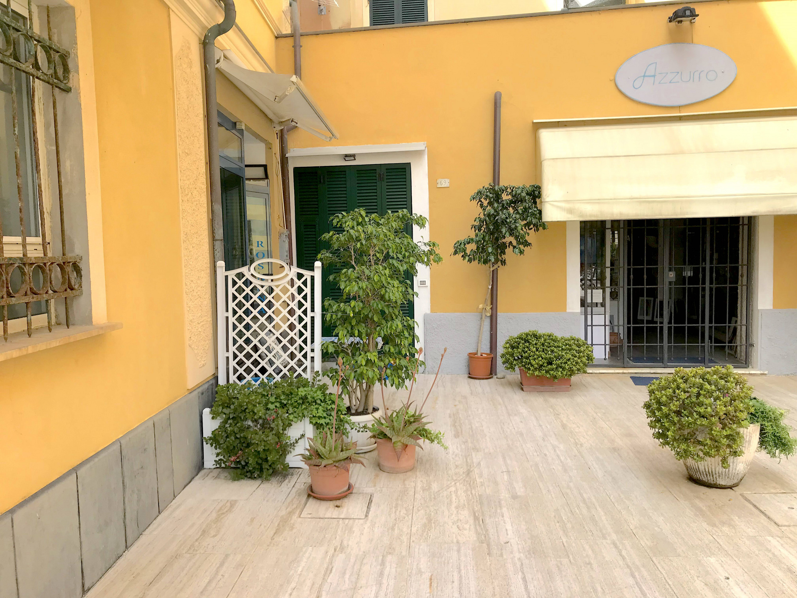 Locale commerciale in affitto a Moneglia