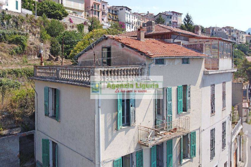 Casa indipendente in vendita a Perinaldo