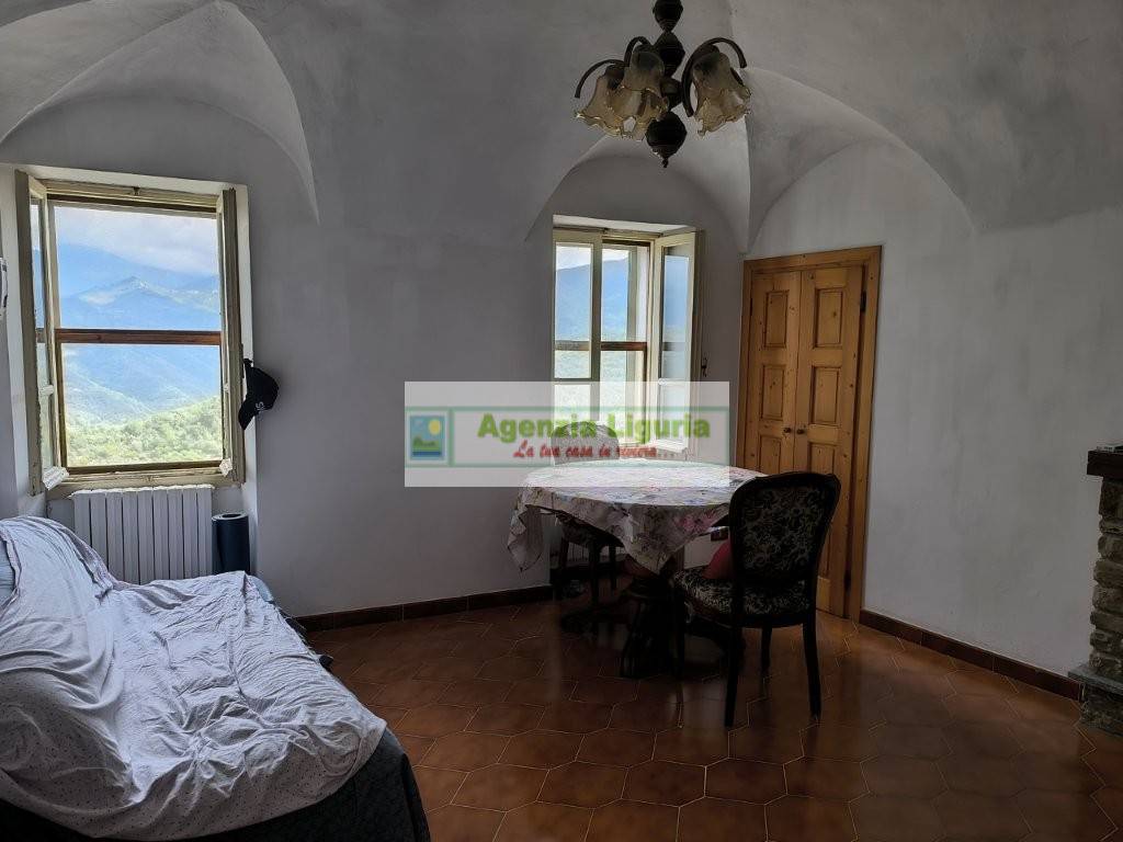 Appartamento in vendita a Perinaldo