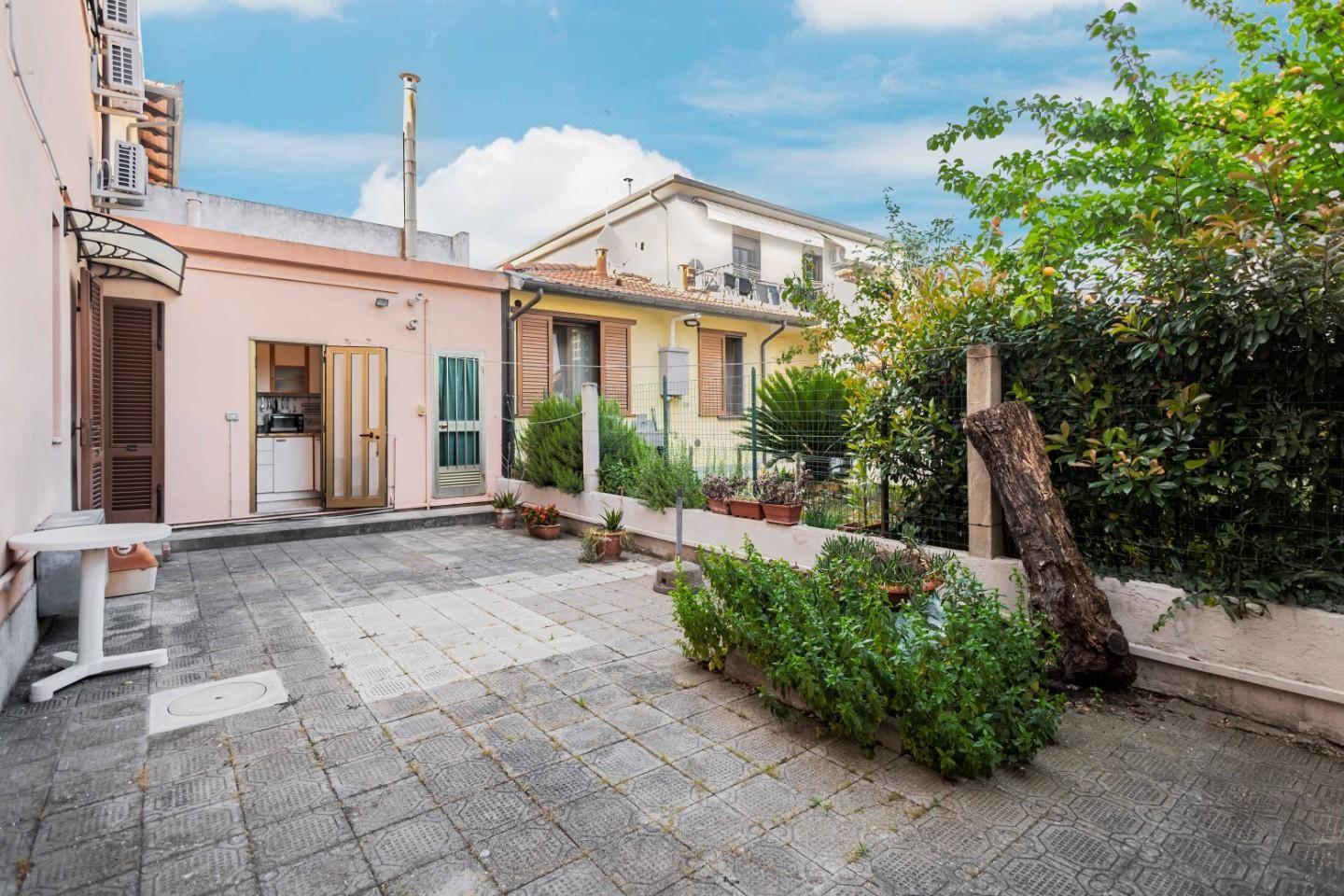 Casa indipendente con giardino a Cascina