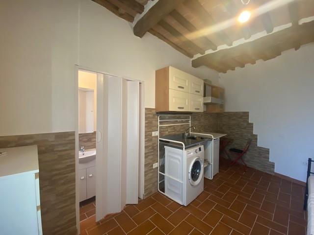 Monolocale arredato in affitto, Buti la croce