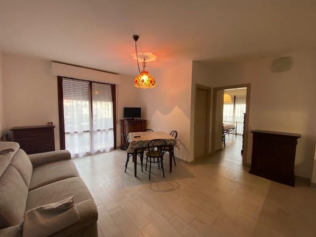 Bilocale arredato in affitto, Pisa marina di