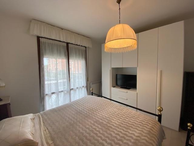 Bilocale arredato in affitto, Pisa marina di