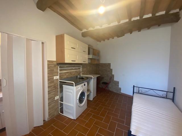 Monolocale arredato in affitto, Buti la croce