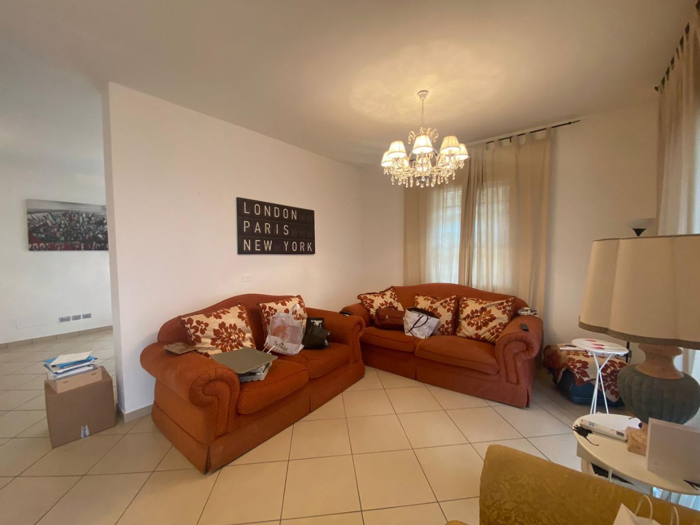 Villa Bifamiliare con giardino, Cascina titignano